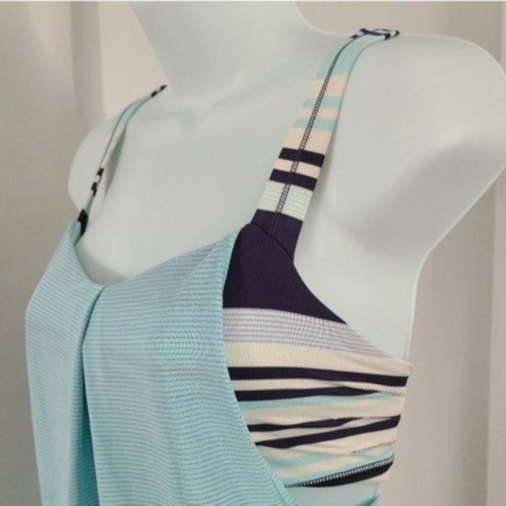 Lululemon Racerback activewear Top, size 4 - Picture 7 of 12